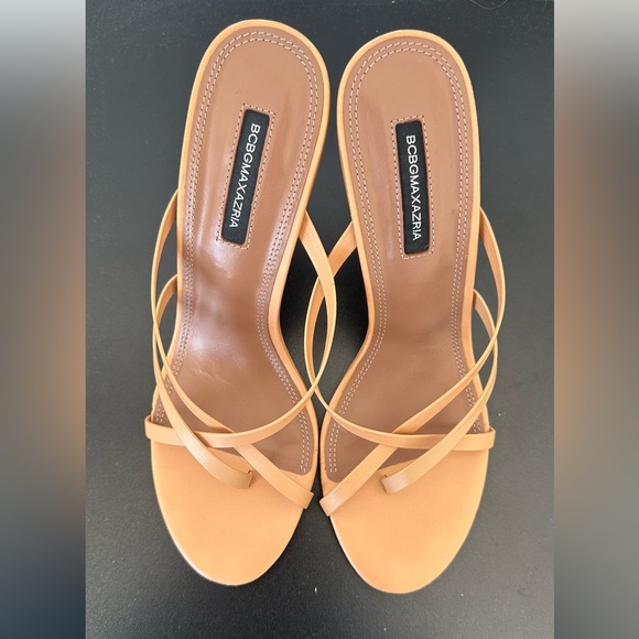 BCBGMAXAZRIA Davey Sandal - Picture 2 of 7